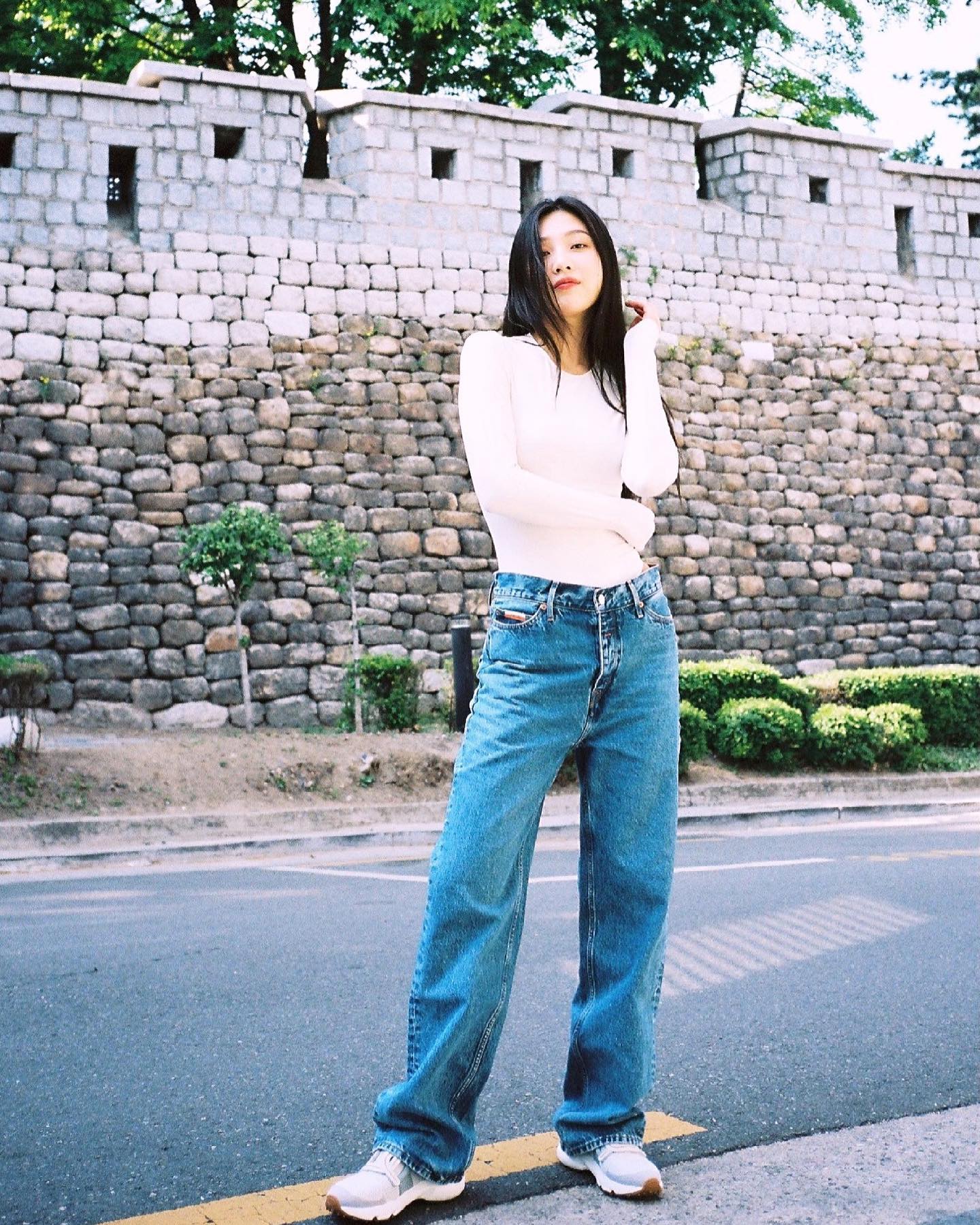 4 kiểu quần jeans được sao Hàn diện mãi không chán-3