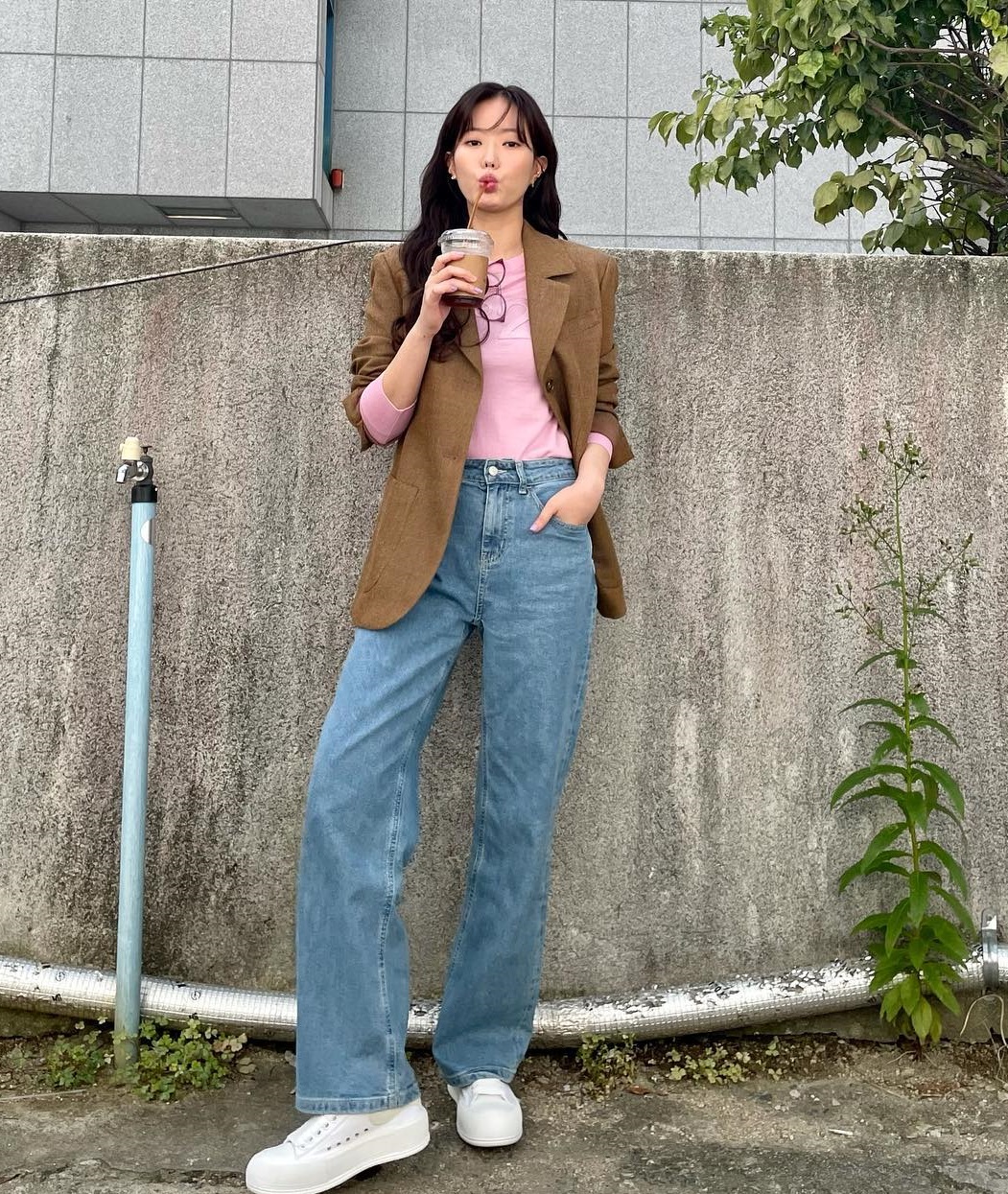 4 kiểu quần jeans được sao Hàn diện mãi không chán-5