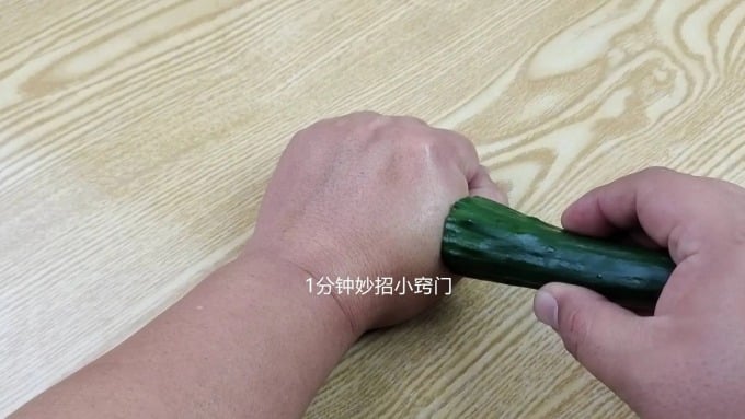 Đầu dưa chuột tưởng vứt đi nhưng lại là bảo bối, bạn sẽ tiếc vì không biết mẹo này sớm hơn-1