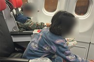 Thực hư thông tin cán bộ hải quan gây áp lực, yêu cầu khách ‘xuống máy bay xóa bài Facebook’