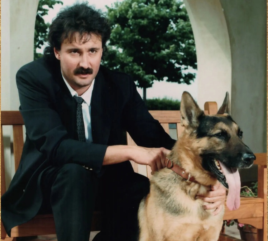 Màn kịch phía sau chú chó giàu nhất hành tinh-1