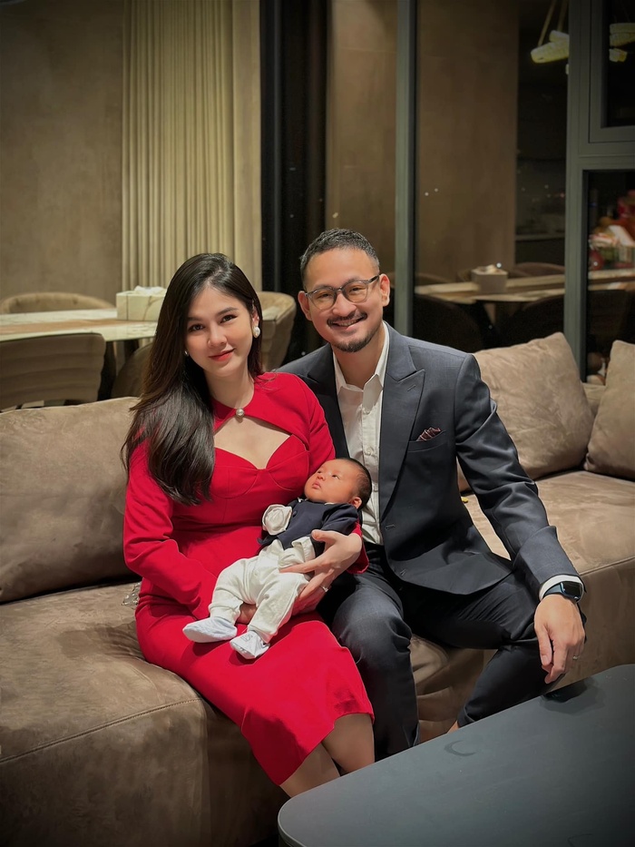Ông xã MC Thu Hoài: Ra ngoài hô mưa gọi gió, về nhà chẳng ngại chăm con-2