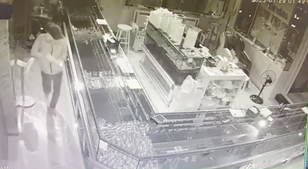 Kẻ trộm tiệm vàng 4,5 tỷ khai, để cung phụng tiền cho tình nhân-3