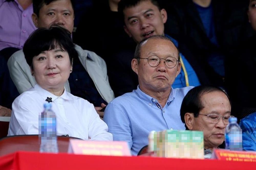 Phát ngôn chất vợ thầy Park khi chồng sợ thất bại ở Việt Nam-1