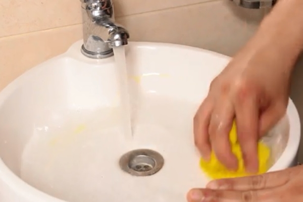 Nhà không có máy sấy quần áo, giặt xong làm việc này ngay để đồ nhanh khô, bất chấp trời nồm ẩm-5