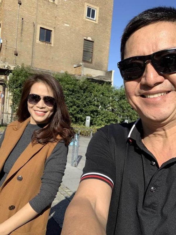 Chí Trung và bạn gái Á hậu đi du xuân, phản ứng gắt khi bị anti-fan ùa vào công kích-8