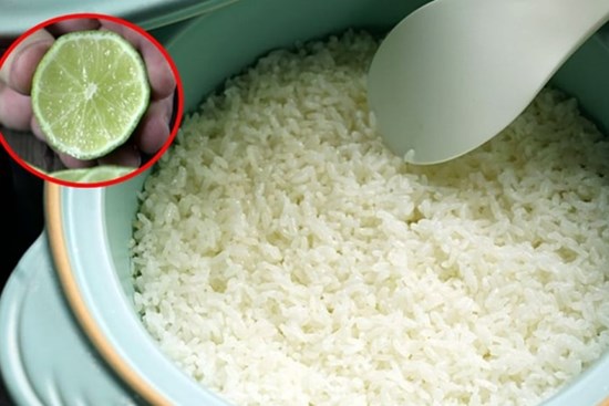 Vắt vài giọt nước chanh vào nồi cơm: Mẹo nhỏ ít người biết nhưng có lợi ích tuyệt vời