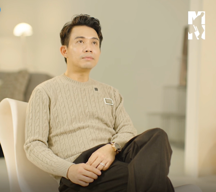 Doanh nhân Minh Nhựa tiết lộ chỉ làm việc này trong 1 phút giúp cân bằng mọi áp lực: Dù đứng, ngồi hay nằm đều thực hiện dễ dàng-2