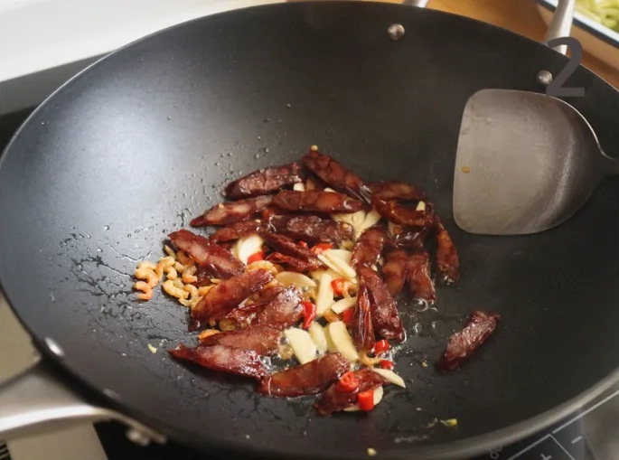 Bữa sáng làm bún xào cả nhà ăn vừa lạ miệng lại đủ chất!-4