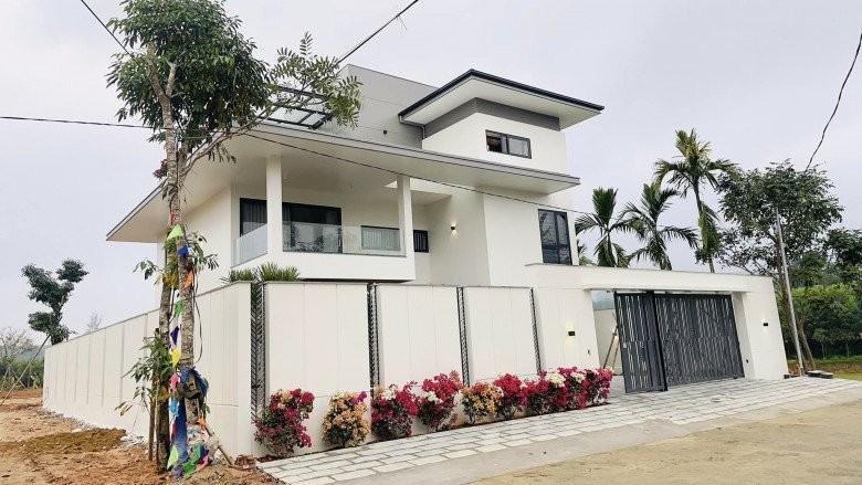 Mẹ đơn thân bỏ phố về quê sau 15 năm, xây nhà 5,5 tỷ với khu vườn 2000m2 bạt ngàn rau trái-1