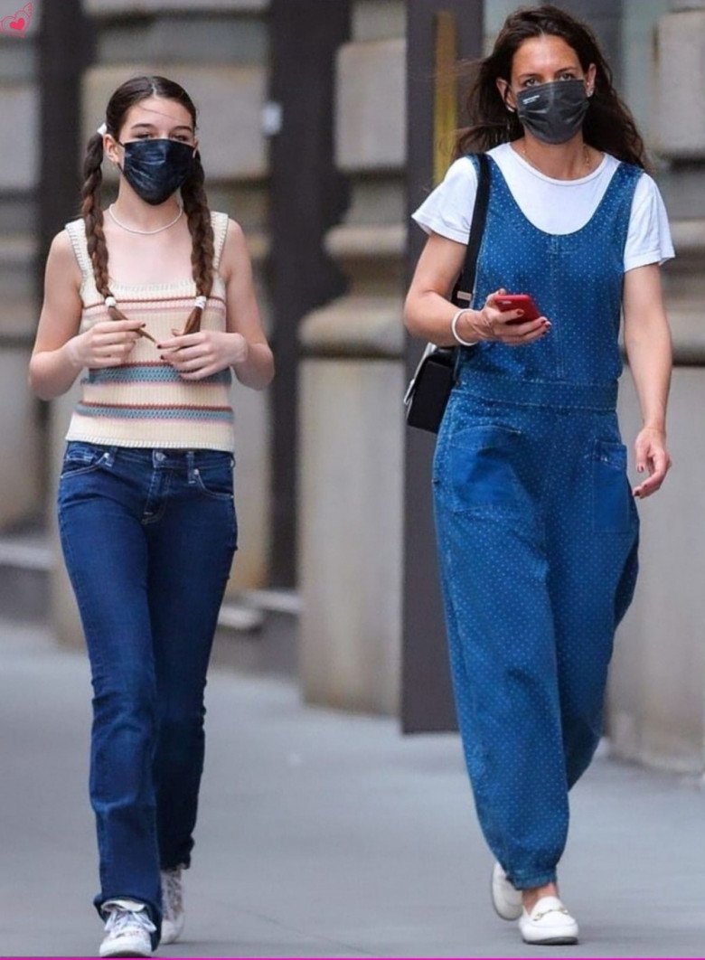 Nhìn loạt ảnh street style của Suri, netizen không sốc visual mới là lạ!-6