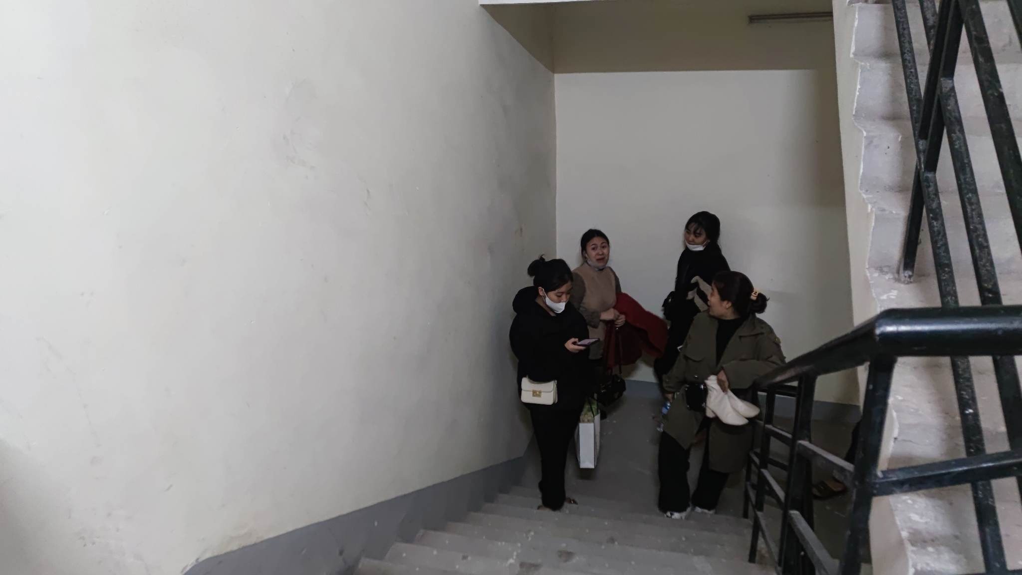 Vụ cháy ở chung cư đông dân nhất Hà Nội: 3 lượt, gia đình tôi đi bộ gần 90 tầng-1