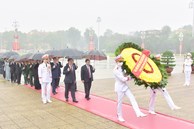 Lãnh đạo Đảng, Nhà nước, thành phố Hà Nội vào Lăng viếng Chủ tịch Hồ Chí Minh và các Anh hùng liệt sĩ