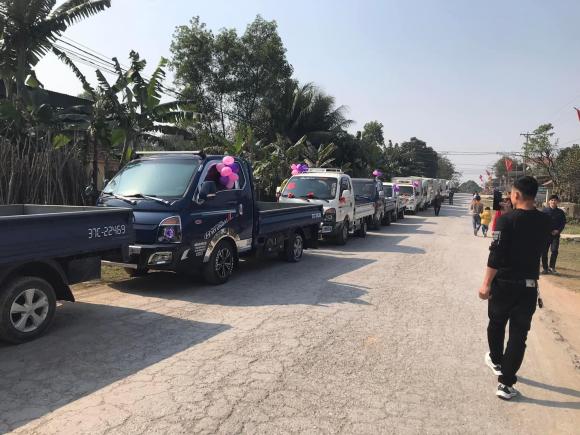 Chú rể ở Nghệ An dùng máy xúc đi rước dâu gây bão-3