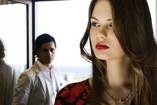 Bỏ mặc con cái, vợ chồng cùng 'ông ăn chả, bà ăn nem' và cái kết bẽ bàng ngay tại sảnh khách sạn