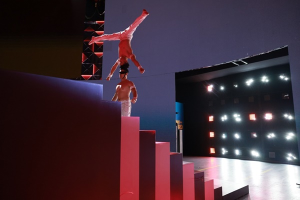 Khoảnh khắc chinh phục Guinness cuối cùng của Quốc Cơ - Quốc Nghiệp-4