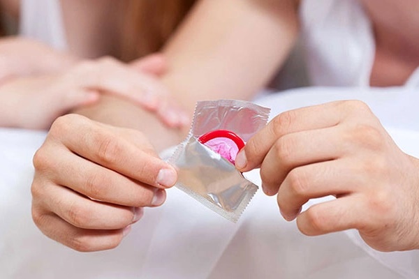 Phát hiện vật người lớn trong túi quần con gái, mẹ không mắng, còn mua tặng 1 món quà khiến con bật khóc vì quá tâm lý-1