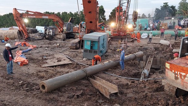 Công an thụ lý vụ việc bé trai rơi xuống trụ bê tông tại Đồng Tháp-2