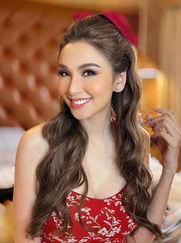 Muôn kiểu phản ứng của Hoa, Á hậu Việt khi bị tố chưa tốt nghiệp, lộ bảng điểm bết bát-33