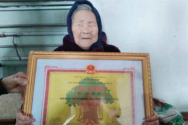 Cô giáo bắt học sinh đứng 45 phút vì mâu thuẫn khoản 1,2 triệu tài trợ giáo dục”-3