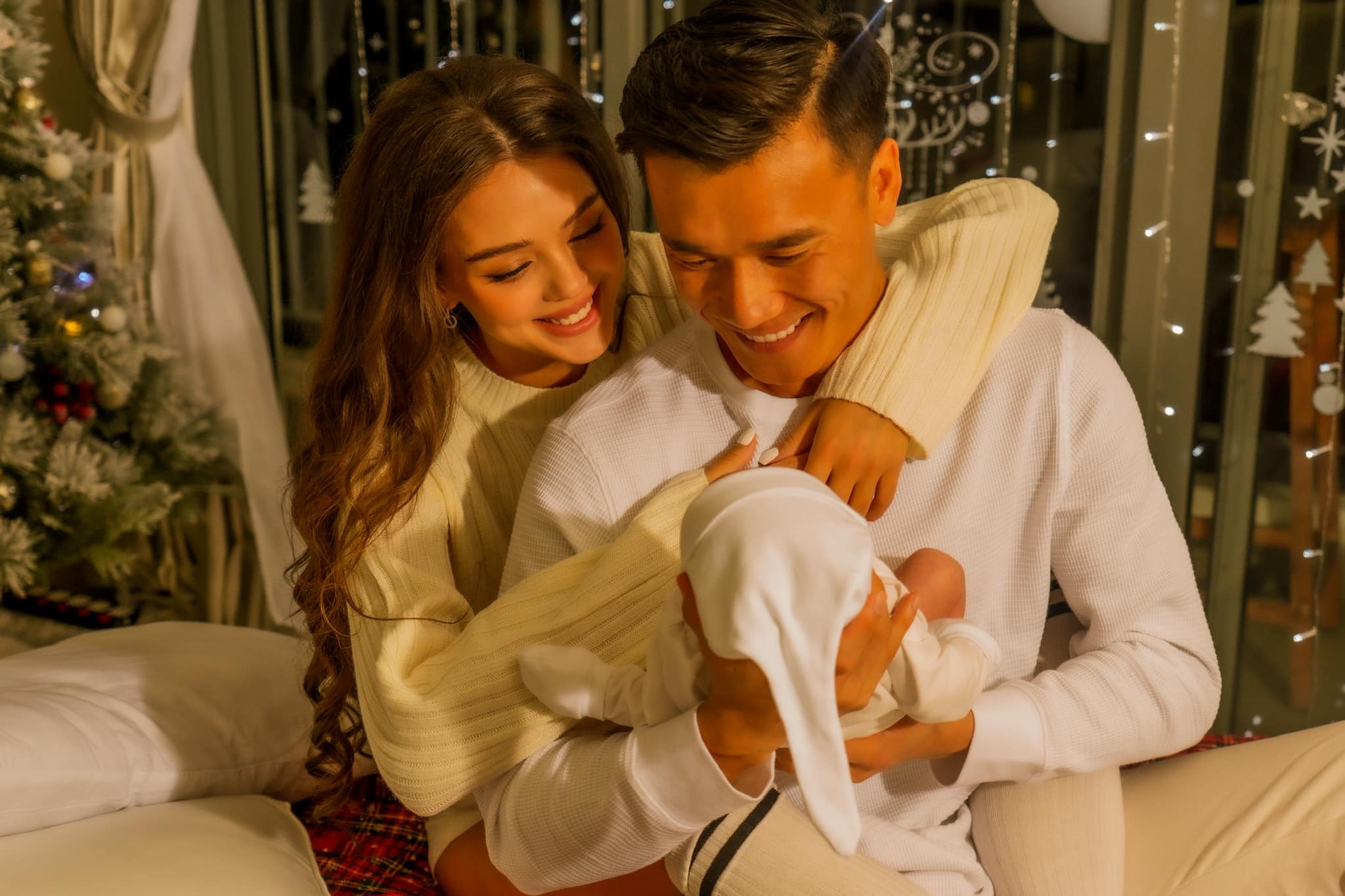 Vợ Bùi Tiến Dũng thoải mái khoe mặt mộc, để lộ diện mạo chuẩn mẹ bỉm khi ở nhà-5