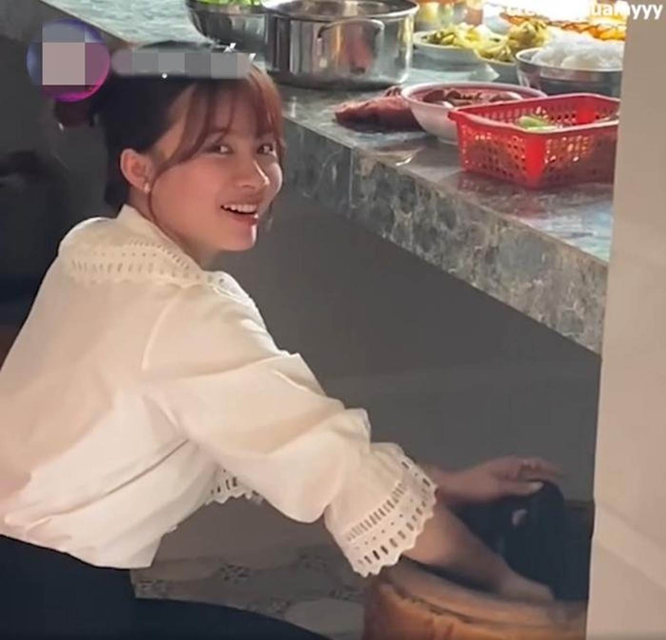 Trở thành trộm trong chính nhà mình, nữ sinh không bị chê bai còn nhận nhiều lời khen ngợi vì nhan sắc-4