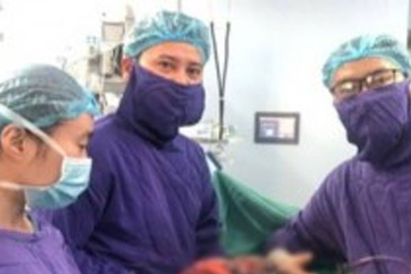 Phát hiện 30 chiếc răng nằm trong khối u-2