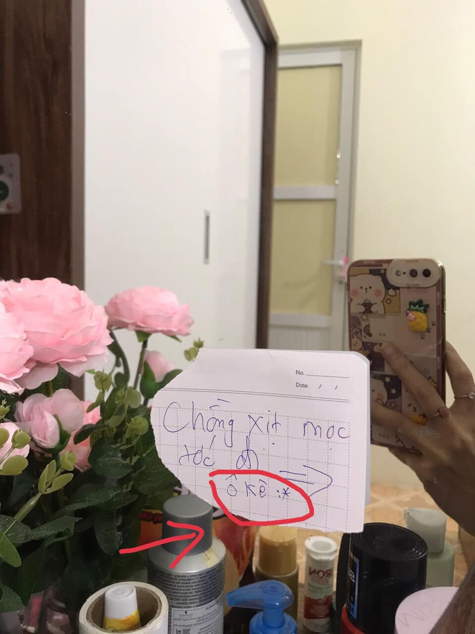Vợ tế nhị viết mẩu giấy nhắc chồng xịt thuốc mọc tóc và lời hồi đáp gây bất ngờ của chồng-1