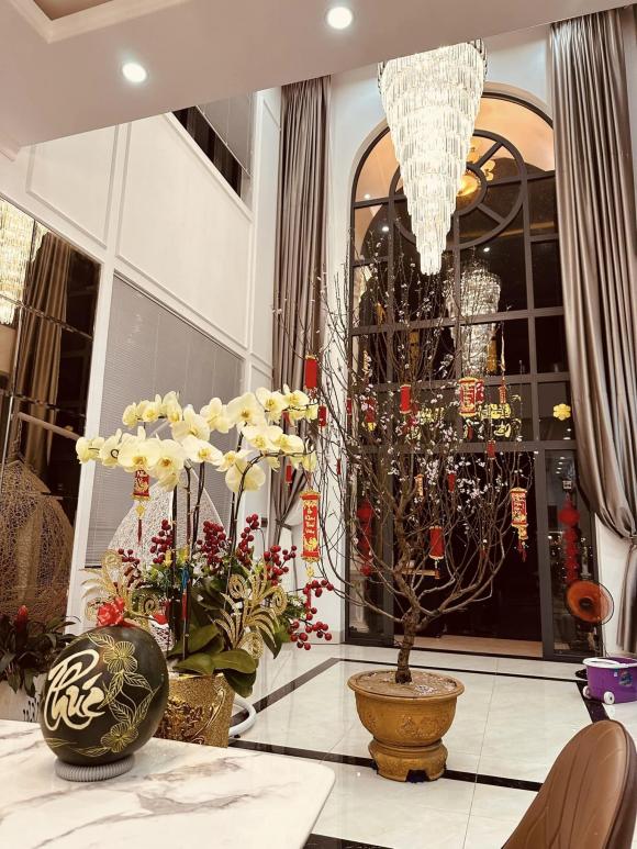 Cô gái 33 tuổi xây biệt thự tặng bố mẹ, dân mạng chỉ biết ngưỡng mộ-7