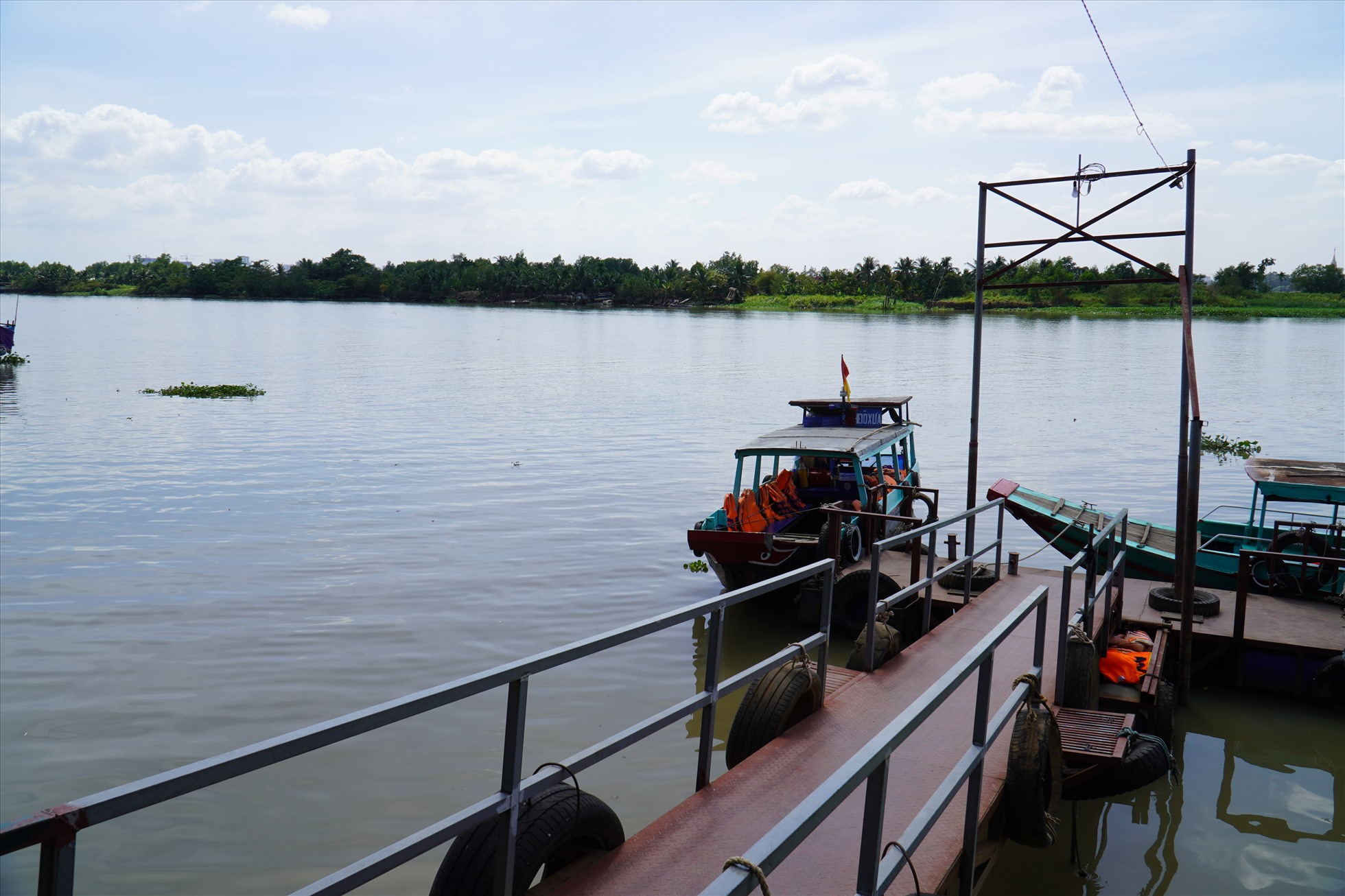 Lời khai của lái thuyền chở 12 khách đi chùa bị chìm khiến 1 người tử vong-1