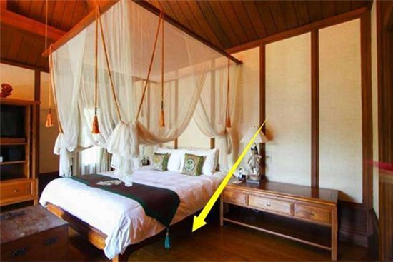 Dưới gầm giường có vật này bảo sao sức khỏe gia chủ suy yếu, Thần Tài phải đi đường vòng