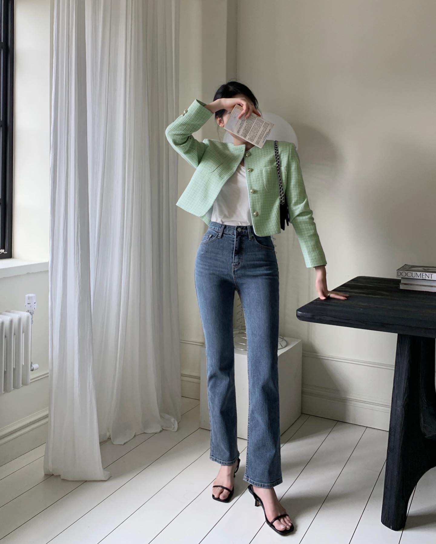 5 món thời trang giúp phong cách công sở thêm trẻ trung-5