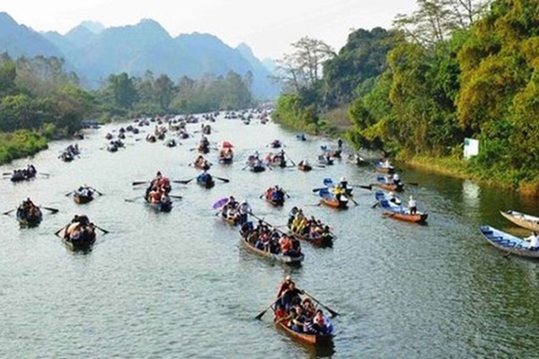 Quần thể chùa hang cổ trên vách núi đá ở Ấn Độ-1