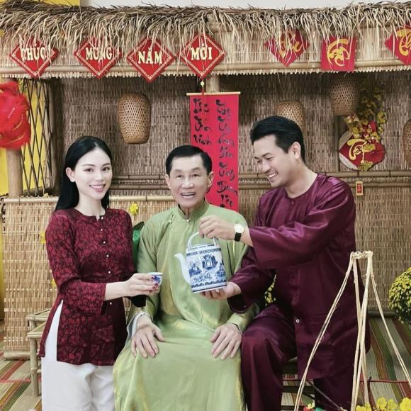 Phillip Nguyễn du hành đầu xuân cùng Linh Rin, đăng tải dòng trạng thái gây chú ý-1