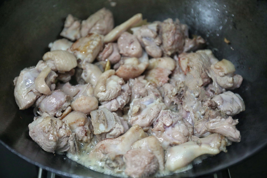 Bữa tối có vịt om chanh muối đảm bảo ăn mãi không ngán, bao nhiêu cơm cũng hết veo-3