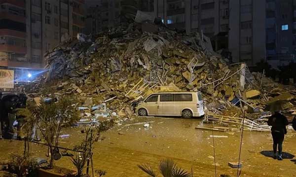 Hiện trường động đất rung chuyển Thổ Nhĩ Kỳ: Người dân la hét cầu cứu và tháo chạy trong hoảng loạn-5