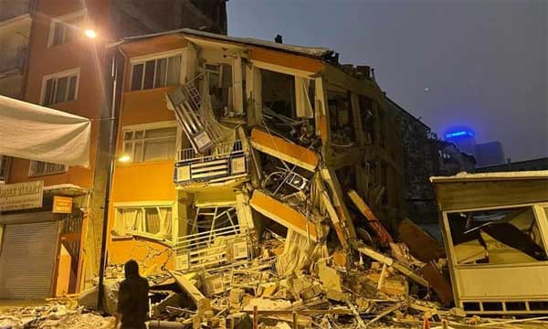 Hiện trường động đất rung chuyển Thổ Nhĩ Kỳ: Người dân la hét cầu cứu và tháo chạy trong hoảng loạn-9