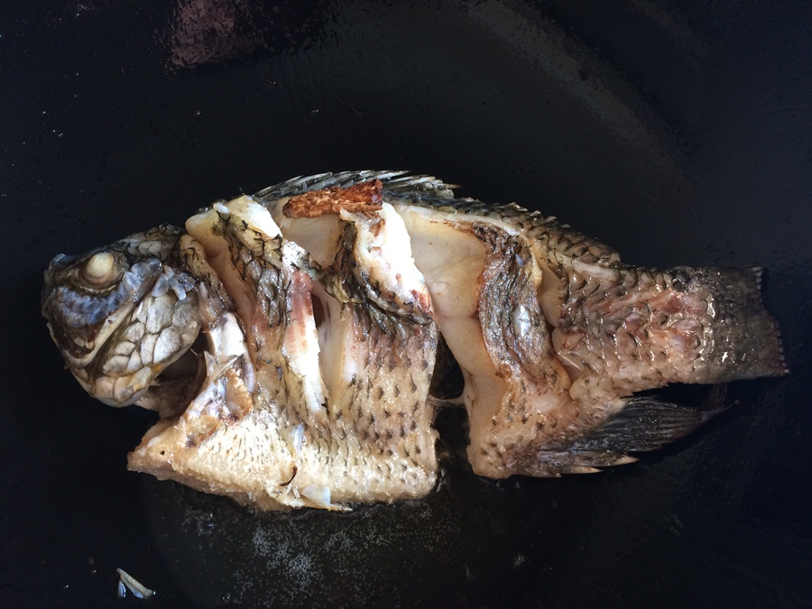 Cá rô phi kho tộ cho bữa tối ngon cơm-3
