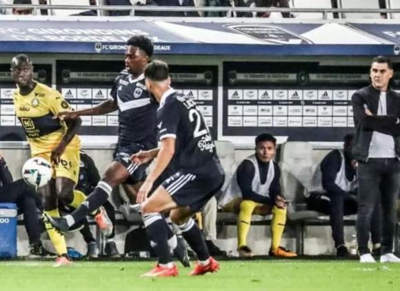 Quang Hải sa sút phong độ, thường xuyên phải ngồi dự bị ở Pháp, mẹ ruột và mẹ nuôi khéo động viên từ xa-2