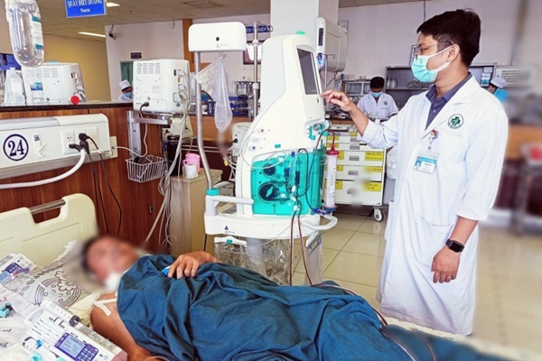 Vụ 38 người bị ngộ độc sau khi ăn chè miễn phí: Một bệnh nhân tử vong-2
