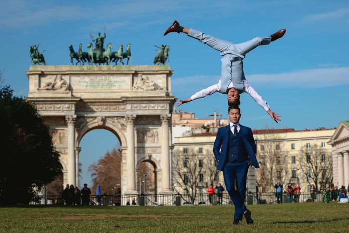 Quốc Cơ - Quốc Nghiệp chồng đầu đi trên đường phố Italy sau khi lập kỷ lục thế giới-2