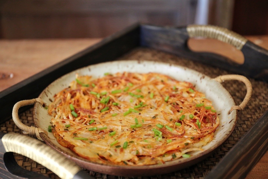 Bánh khoai lang chiên quen quá rồi, thử dùng khoai tây làm bánh cũng thơm ngon không kém-4