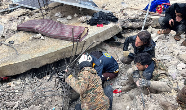 Hơn 1.300 người chết trong động đất hủy diệt ở Thổ Nhĩ Kỳ-10