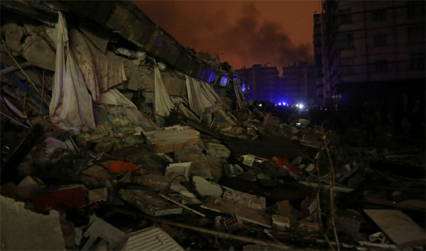 Hơn 1.300 người chết trong động đất hủy diệt ở Thổ Nhĩ Kỳ-3