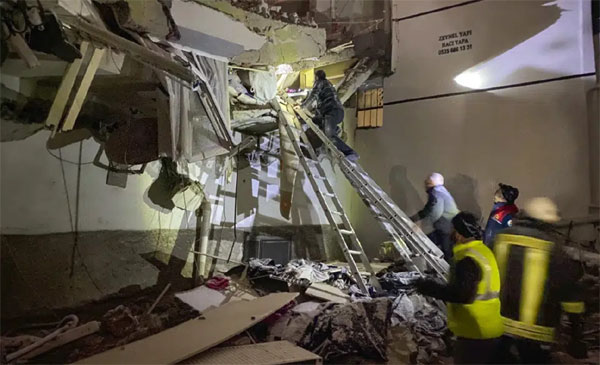 Hơn 1.300 người chết trong động đất hủy diệt ở Thổ Nhĩ Kỳ-6