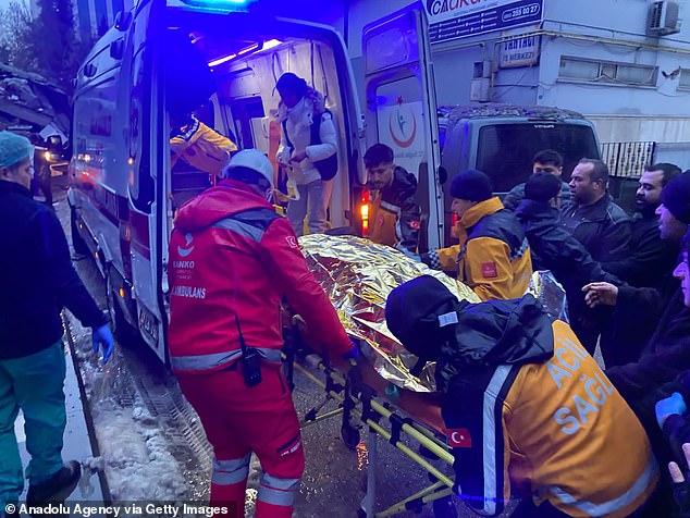 Lời kể nạn nhân trong vụ động đất thảm khốc ở Thổ Nhĩ Kỳ: Chúng tôi chỉ biết nằm yên và đợi cho hết rung chuyển-6