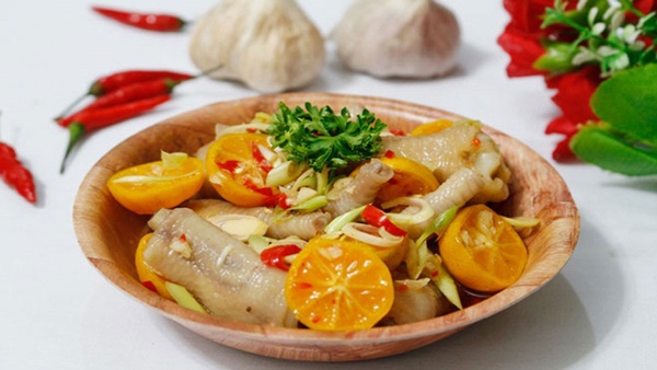 Bí quyết&nbsp;làm chân gà sả tắc&nbsp;ăn liền chỉ trong vài tiếng vẫn cực giòn&nbsp;ngon, đậm vị-2