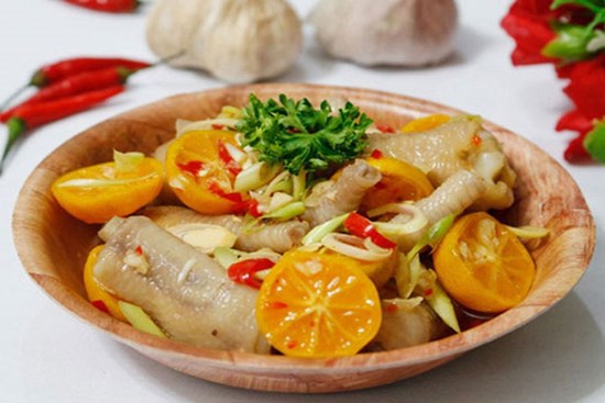 Bí quyết làm chân gà sả tắc ăn liền chỉ trong vài tiếng vẫn cực giòn ngon, đậm vị