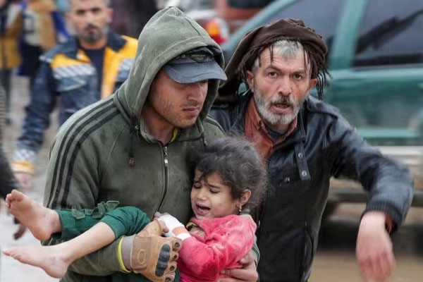 Người sống sót sau động đất Thổ Nhĩ Kỳ: Khắp nơi đều vang tiếng la hét-1