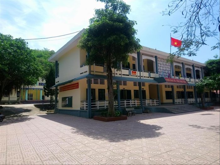 Kỷ luật loạt cán bộ vì vi phạm trong tuyển sinh-1